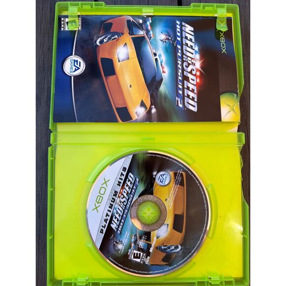Need for Speed hot pursuit 2 Xbox game complete with manual and case - Picture 3 of 4
